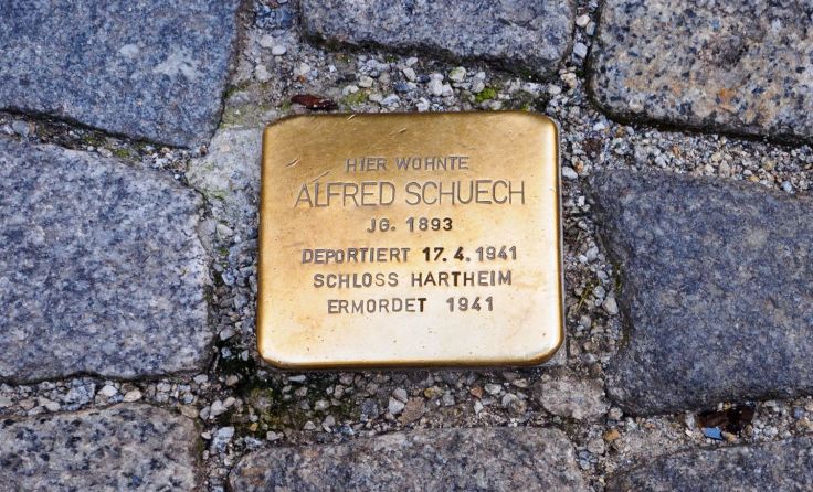 Ein Stolperstein in Salzburg Foto: Saerdnarelleumrebo/Shutterstock