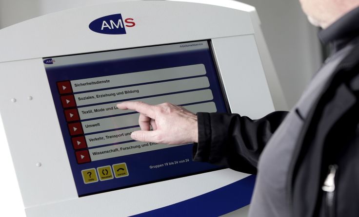 Die Zahl der Arbeitslosen sinkt in allen Altersgruppen. Foto: Weihbold