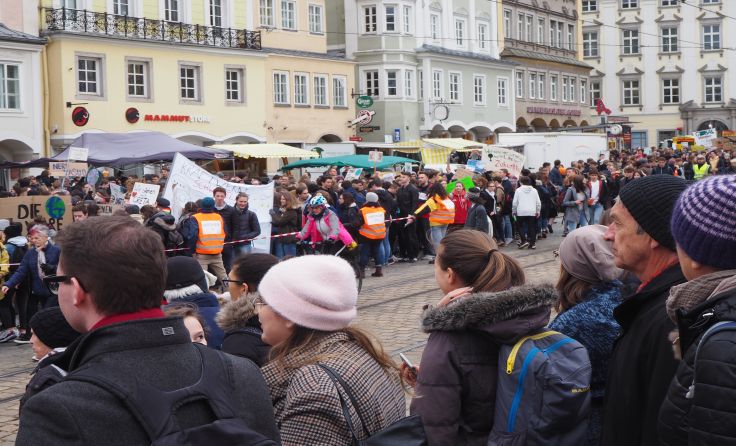 Am Hauptplatz bei der Demo von "Fridays for Future" Foto: Stadler/Tips