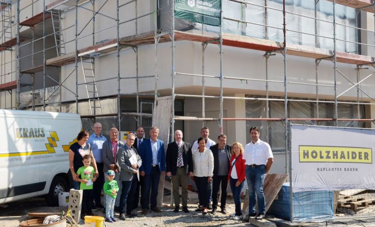 Baustellenbesuch mit Landesrat Max Hiegelsberger (6.v.r.) Foto: privat