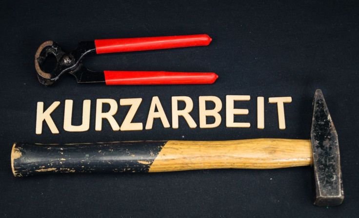 Tausende Unternehmen in OÖ beantragen derzeit Kurzarbeit. Symbolfoto: Steidi/Shutterstock.com