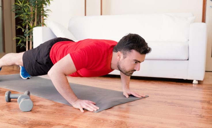 Schon ein Training mit einfachen Übungen kann viel bewirken. (Foto: tommaso79/Shutterstock.com)