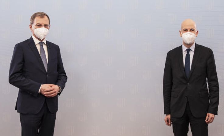 Stelzer und Kocher (Foto: Land OÖ/Mayrhofer)