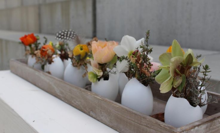 Floralen Trends zum Osterfest - bunte Stäuße und fröhliche Farben (Foto: Sabine Watl)