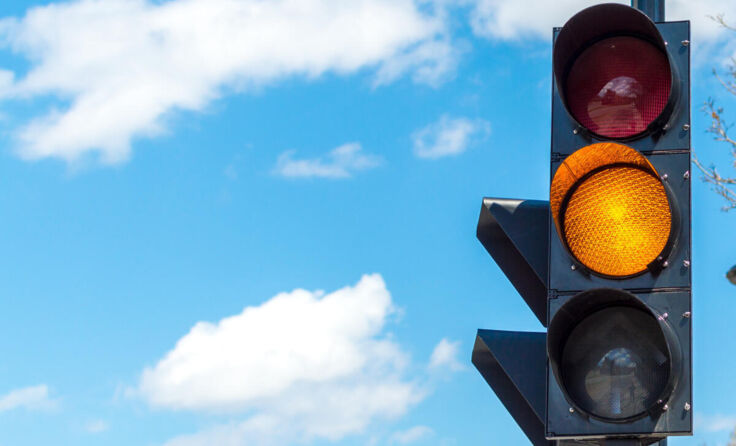 Die Ampelanlage muss noch installiert werden. (Foto: BakerJarvis/Shutterstock.com)