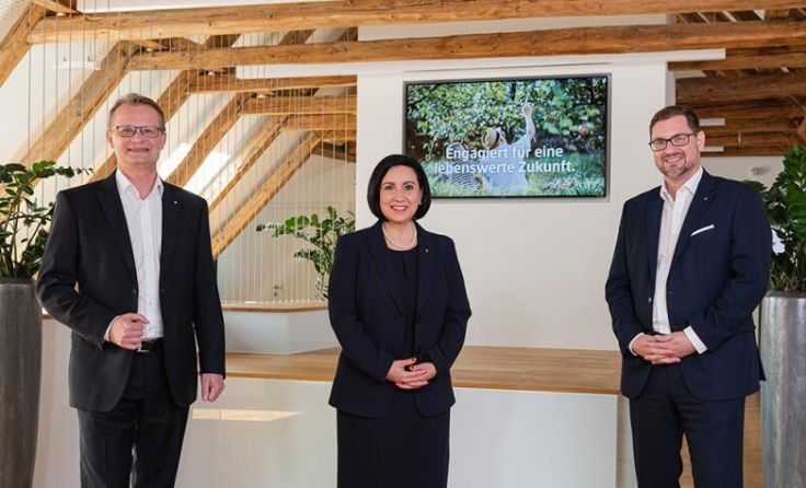 V. l.: Gerhard Hochreiter, Stefanie Christina Huber und Klaus Auer (Foto: Sparkasse OÖ)