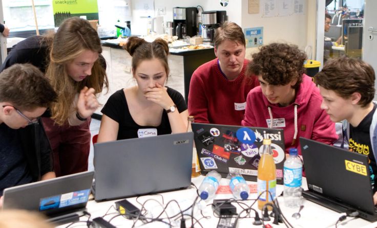 Bei Jugend hackt gemeinsam mit Code die Welt verbessern. (Foto: Leonard Wolf)