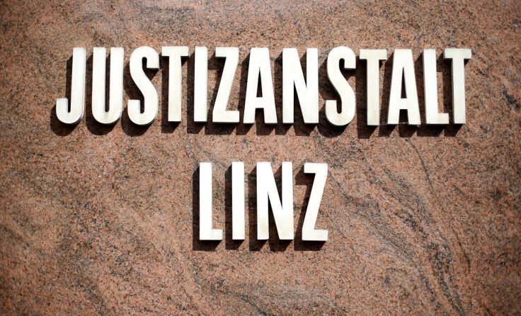 Alle drei Beschuldigten wurden in die Justizanstalt Linz überstellt. (Foto: Weihbold)