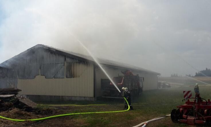 Die Maschinenhalle in Unterwindhaag wurde schwer beschädigt. Foto: FF Sallingstadt