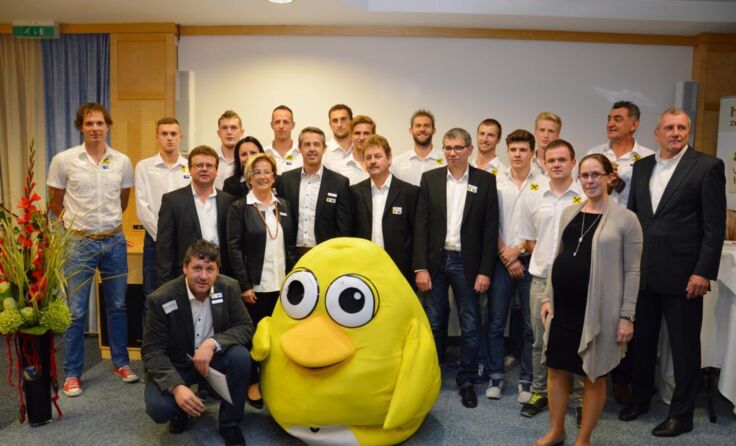 Der AVL-Kader 2015/2016 der Union Volleyball Raiffeisen Waldviertel mit allen Verantwortlichen. 