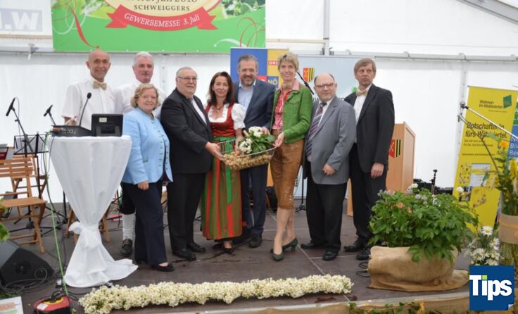 Das Erpfiblütenfest wurde im Beisein zahlreicher Besucher und Ehrengäste abgehalten.