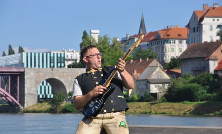 "Chef Günther" beim Videodreh. Fotos: „Die Langschläger“