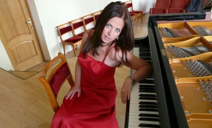 Konzertpianistin Olga Karotkikh