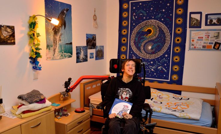 Bernadette Krauskopf mit ihrem Erstlingswerk „Rolf Rolli“.