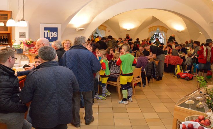 Im Café trafen sich Klein und Groß auf einen Plausch