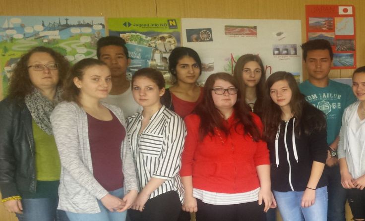 Die Klasse mit den beiden Lehrerinnen Sylvia Ledermüller und Regina Mayer-Uitz Foto: FW Zwettl 