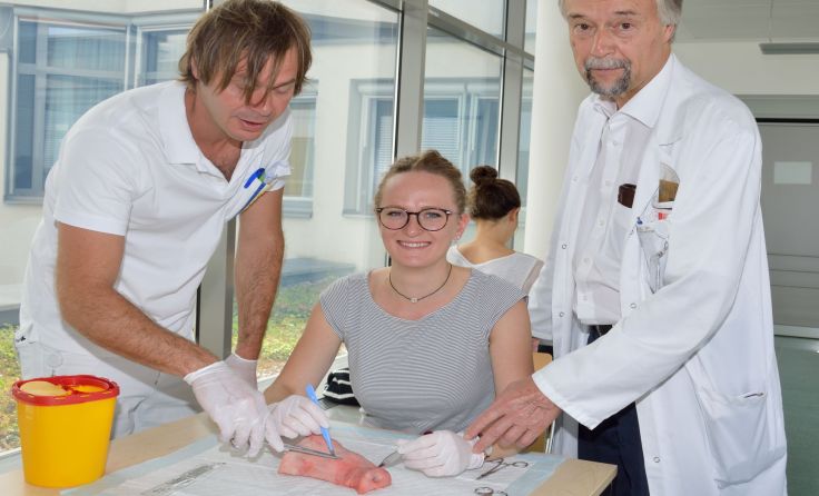 Der Näh- und Knüpfkurs bildete die erste Workshopeinheit. 