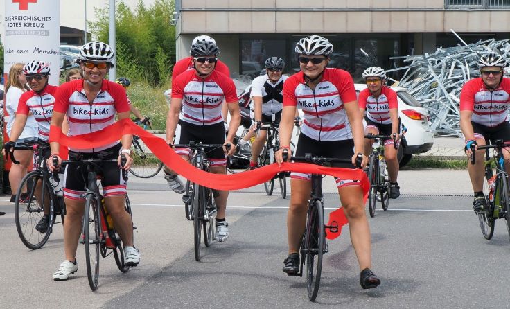 Auf der Tour durch NÖ wurden 30.000 Euro gesammelt; Foto: RK Baden/ Karl Hollogschwandtner