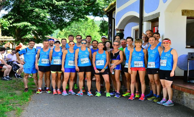 Der Zwickl Zwettl beim Start in Roiten. Foto: Julian Haghofer