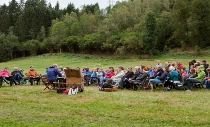 Die Waldlesung mit Peter Reutterer 2016; Fotos: Wald.Lesungs.Viertel