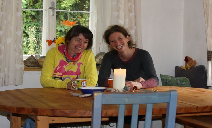 Die beiden Vortragenden Michaela Auer und Edith Rabl freuen sich auf zwei schöne Stunden.