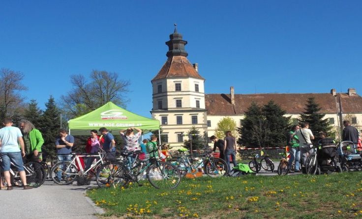 Tolle Kulisse bei der grünen Radbörse in Schwarzenau; Foto: Iris Lindner