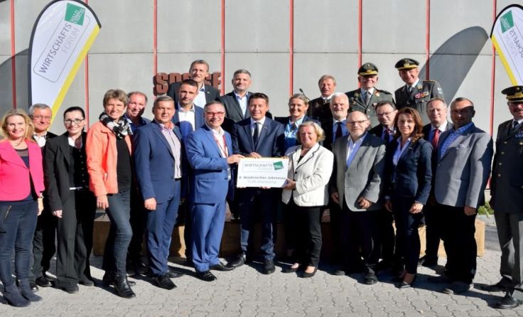 Viele Ehrengäste waren zum Auftakt der Waldviertler Jobmesse in das Lager Kaufholz gekommen.