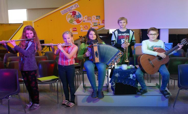 Die Schüler gestalteten das stimmungsvolle Adventkonzert maßgeblich mit; Foto: MKM Stift Zwettl