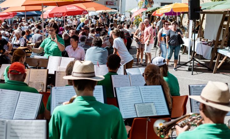 Die Ortsmusik Walding spielt zum Frühschoppen auf. (Bildrechte: ÖVP Walding)