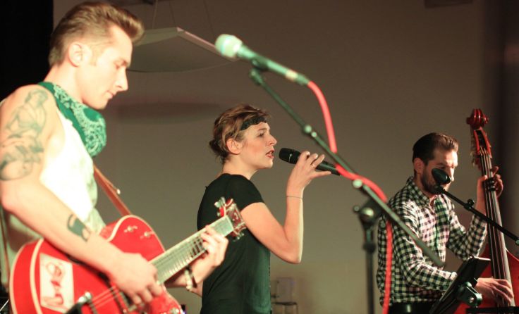 "The Raw Cats" überzeugen mit Rockmusik der 50er Jahre.