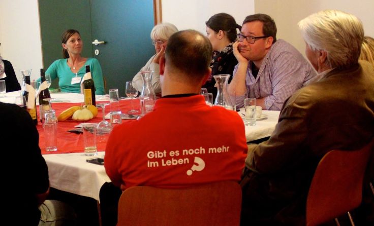 Alpha bringt Menschen zusammen, um über das Leben zu sprechen.