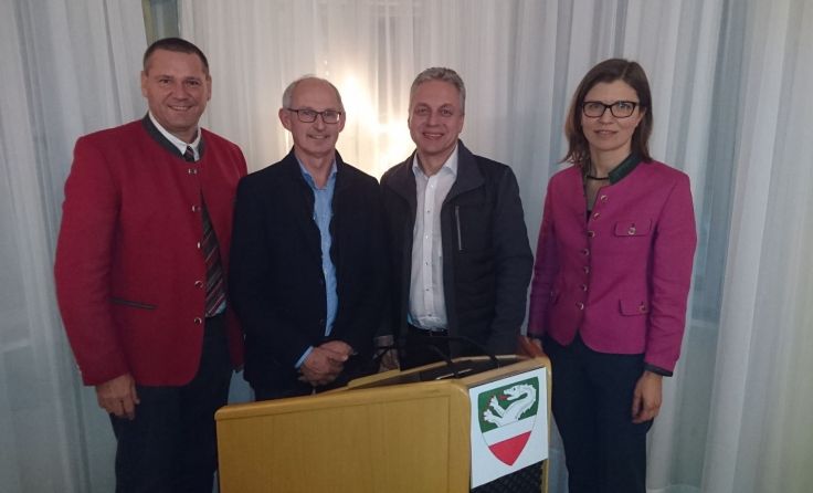 Manfred Voglsam, Rudolf Höfler, Stefan Karlinger, Rita Sengseis-Spindler (v.l.) Foto: rHaslauer