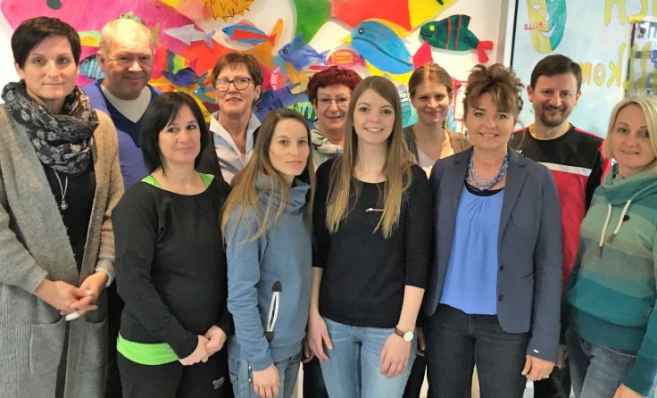 Susanna Stiftner (links) mit einem großen Teil ihres engagierten Englisch-Teams.