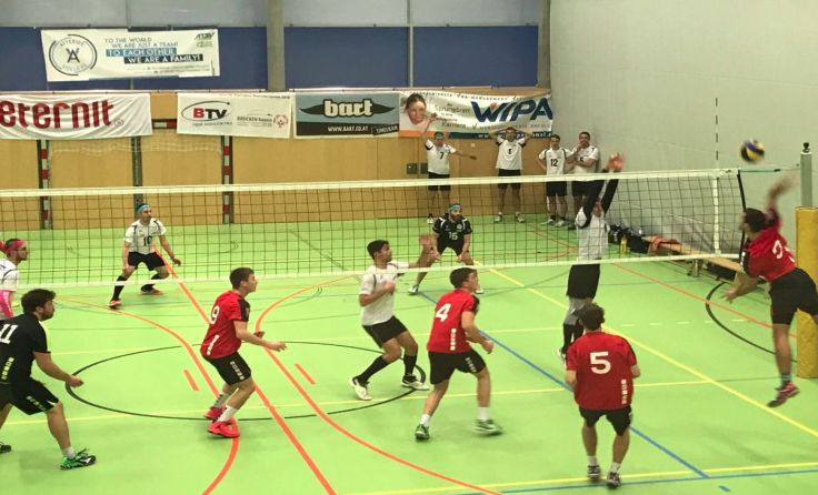 Thomas Kürbisch setzt sich gegen den Block durch.