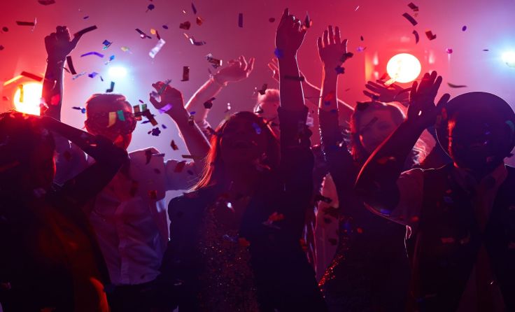 Tanzfläche frei beim HUAk-Ball in der Towarek-Kaserne. Foto: Pressmaster/Shutterstock.com