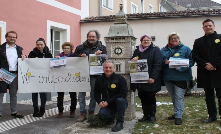 Der Verein ChronischKrank mit Bürgermeister und TSE-Chef der Stadt Enns.