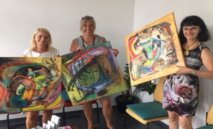 Jasmina Jamak, Vizebürgermeisterin Linda Oberlininger und Elisabeth HaslerFoto: Hasler