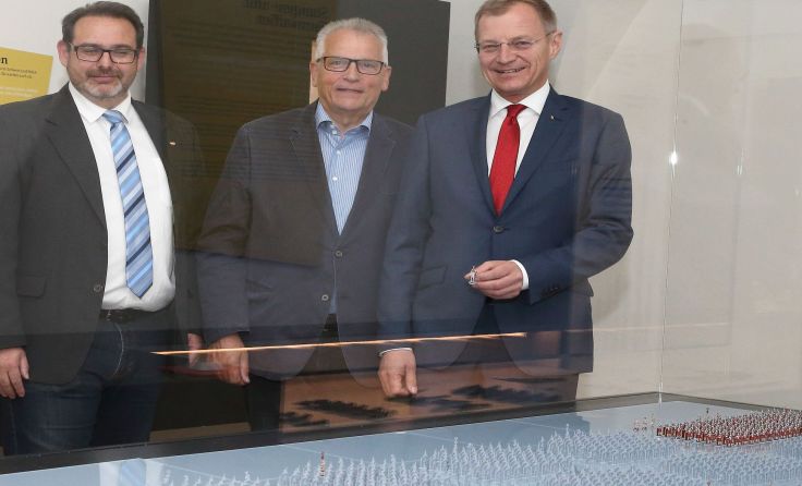 Thomas Stelzer, Gottfried Kneifel und Markus Scherzinger (v.l.) Foto: Land OÖ/Heinz Kraml