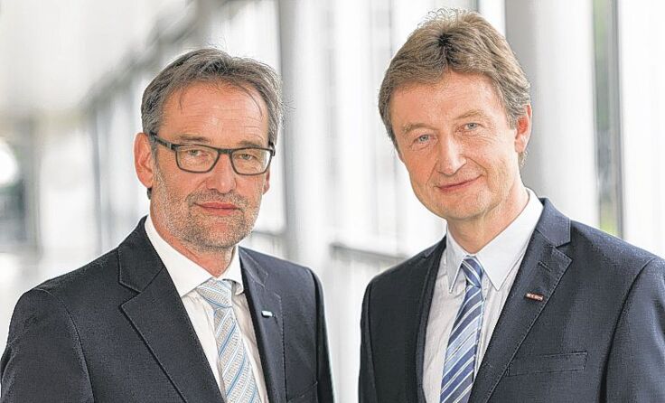 Reinhard Stadler (l.), WKO-Obmann UU, mit Bezirksstellenleiter Franz Tauber Foto: WKOÖ