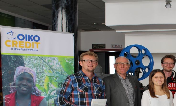 Das Diplomarbeitsteam mit Lehrern und Kooperationspartnern von Oikocredit