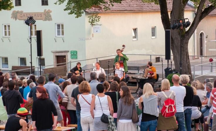 Vielfalt verspricht das Sommerprogramm 2016: Mögen die Bretter beben! Foto: Thomas Artner