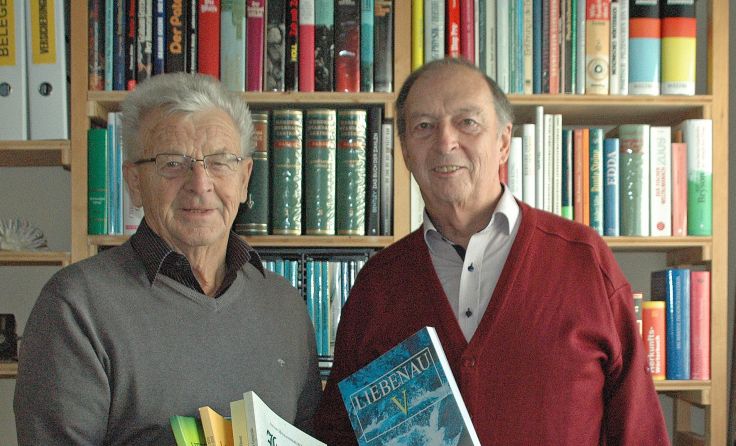 Maximilian Reindl (l.) und Helmut Atteneder präsentieren „Liebenau V“.