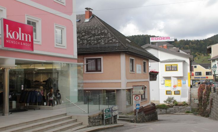 Das Ortszentrum von Unterweißenbach wird für seine Fachgeschäfte geschätzt. Foto: Greindl