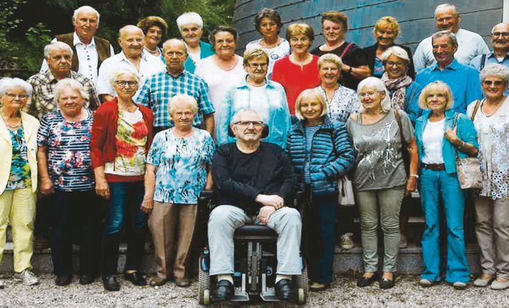 Einst getrennt unterrichtet, beim Klassentreffen nach 60 Jahren vereint.