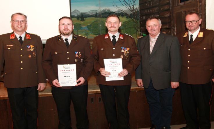 Überreichung der Verdienstmedaillen in Bronze und Gold Fotos: Bräuer