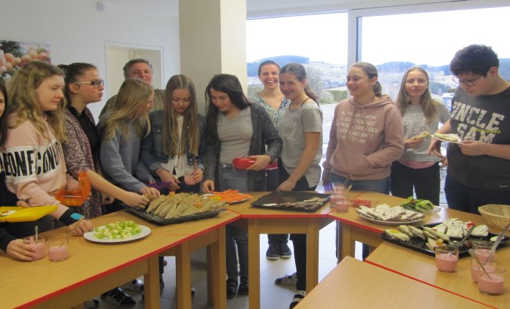 Gesunde Jause vom Elternverein - das schmeckt! Foto: NMS Königswiesen