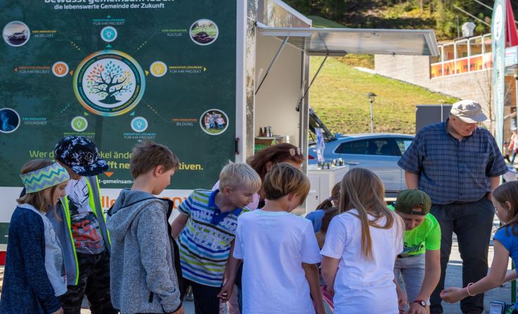 Auch für Kinder gibt es bei der Klimawandlertour viel Interessantes.Foto: Dygruber