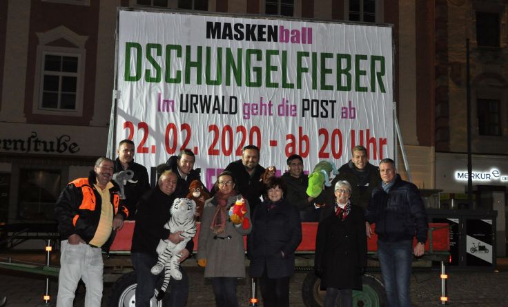 Klubmitglieder der ÖVP Freistadt bei der Präsentation des Maskenballmottos Foto: ÖVP Freistadt