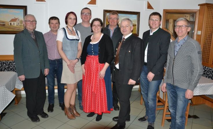 Der neugewählte Vorstand mit Natinalratsabgeordnetem Nikolaus Prinz aus Perg Foto: Mark