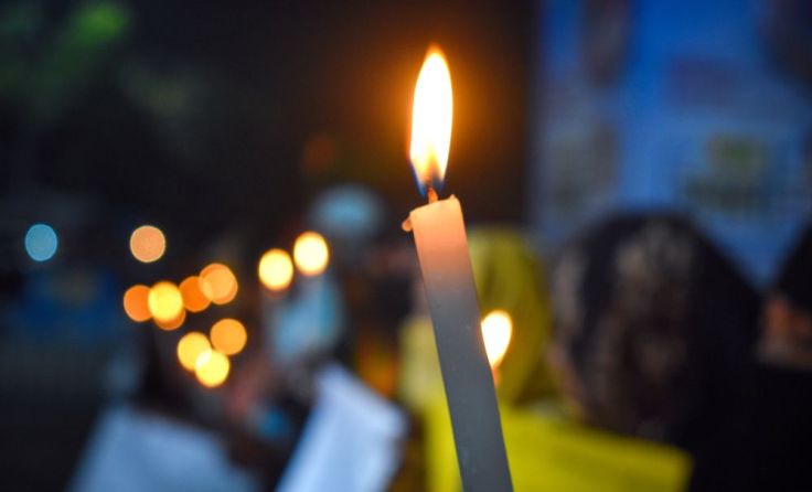 In Freistadt leuchtet heute am frühen Abend wieder eine Lichterkette. Foto: papai/Shutterstock.com
